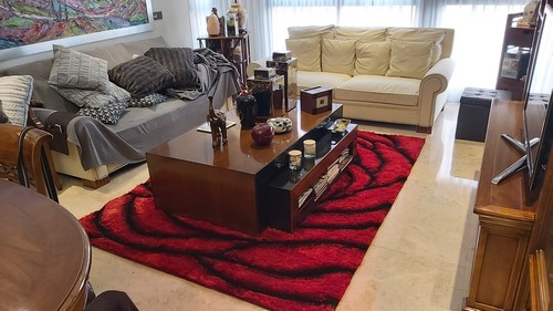 Trabajo hogaralfombra - Alfombra pelo largo coleccion 3d de cutcut colocada en salón comedor y disponibilidad de medidas más grandes